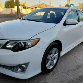 Toyota Camry 2013