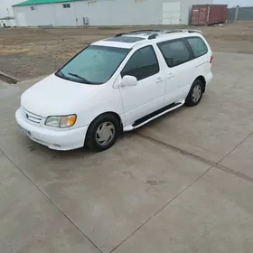 Toyota Sienna 1999