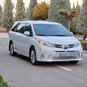 Toyota Sienna 2020