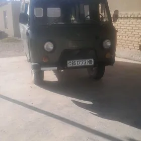 UAZ 452 1981
