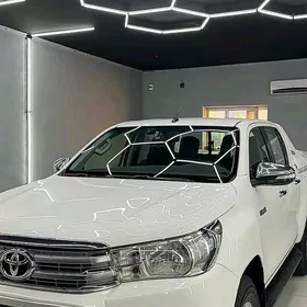 Toyota Hilux 2016