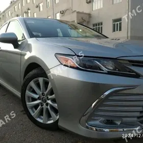 Toyota Camry 2019
