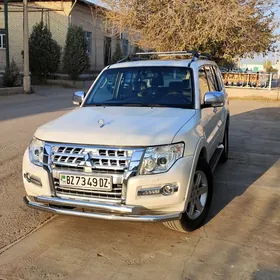 Mitsubishi Pajero 2011