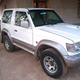 Mitsubishi Pajero 1995