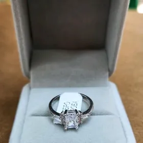 Arassa kümüş tektaş ÿüzük