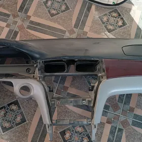 Лексус  ES 330 торпедо