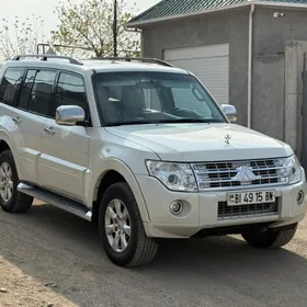 Mitsubishi Pajero 2011