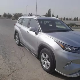 Toyota Highlander 2021