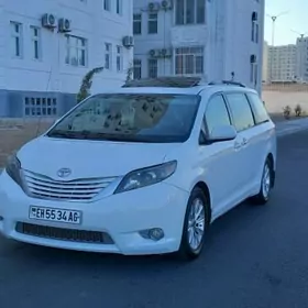 Toyota Sienna 2011