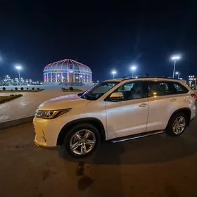 Toyota Highlander 2019