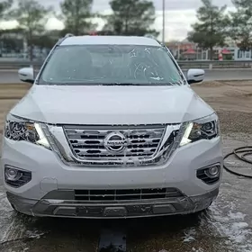 Nissan Pathfinder 2020
