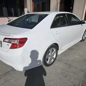 Toyota Camry 2013