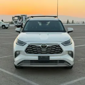 Toyota Highlander 2021