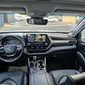 Toyota Highlander 2022