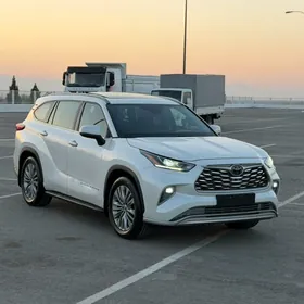 Toyota Highlander 2021