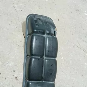 Расширительный бачок от Мерсед