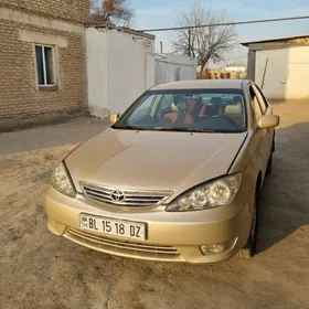 Toyota Camry 2004