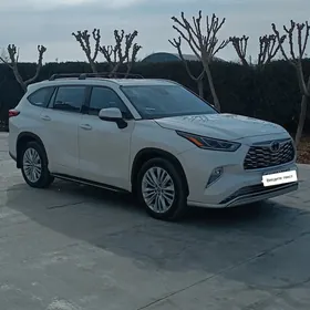 Toyota Highlander 2022