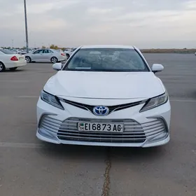 Toyota Camry Hybrid 2021