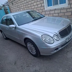 Mercedes-Benz E350 2005