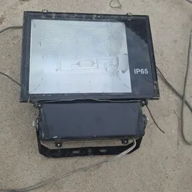 прожектор projektor