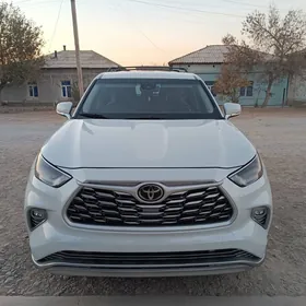 Toyota Highlander 2022
