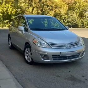 Nissan Versa 2012