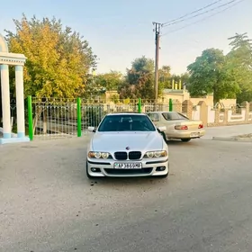 BMW E39 2000