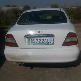 Daewoo Leganza 2000