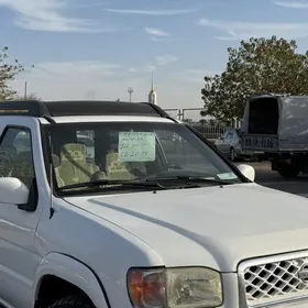 Nissan Pathfinder 2003