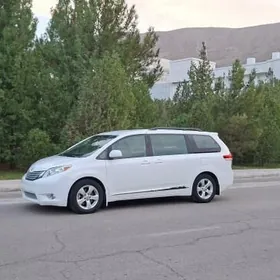 Toyota Sienna 2014