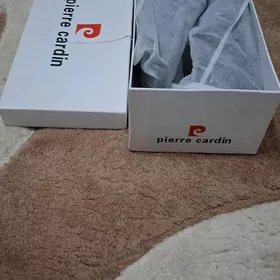Original Pierre cardin köwiṣ