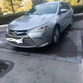 Toyota Camry 2017