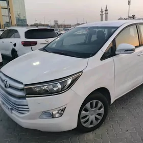Toyota Innova 2020