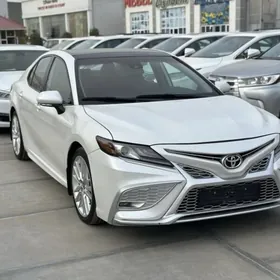 Toyota Camry 2024