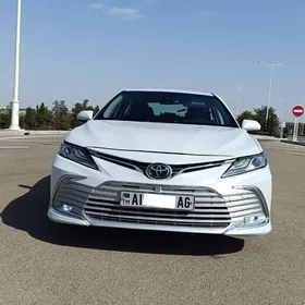 Toyota Camry 2019