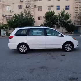 Toyota Sienna 2004