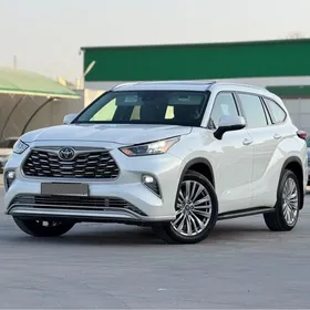 Toyota Highlander 2021
