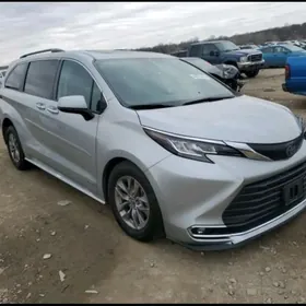 Toyota Sienna 2021