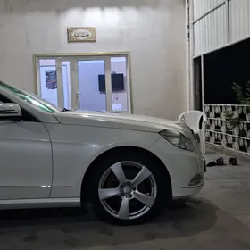 Mercedes-Benz E350 2011