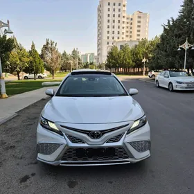 Toyota Camry 2021