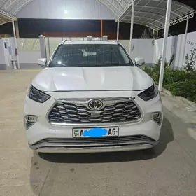 Toyota Highlander 2021