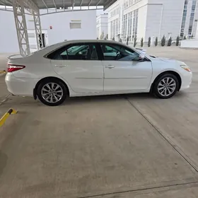 Toyota Camry 2017