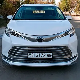 Toyota Sienna 2021