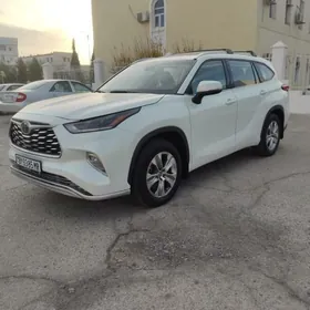 Toyota Highlander 2021