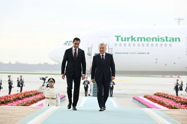 Türkmenistanyň Prezidenti iki günlük döwlet sapary bilen Özbegistana geldi