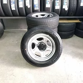 Goodyear 255/60R18