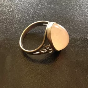 Кольцо серебряное с розовым агатом