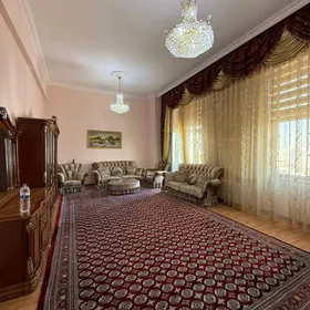 Podwoyskiy  4 kom elitka 190m2