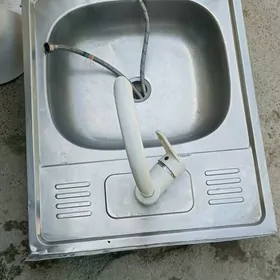 умывальник с краном